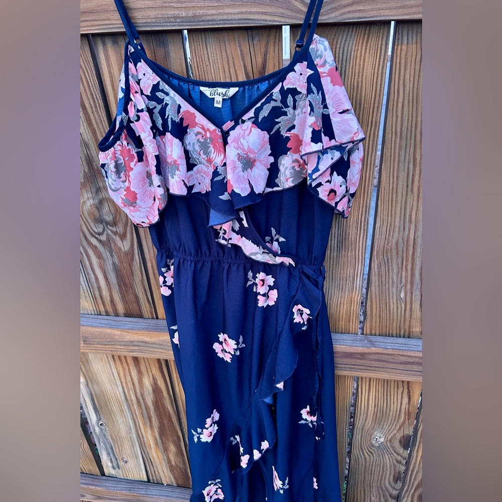 Hint of Blush dress Ruffle Navy Floral Sz. Medium - Picture 5 of 11